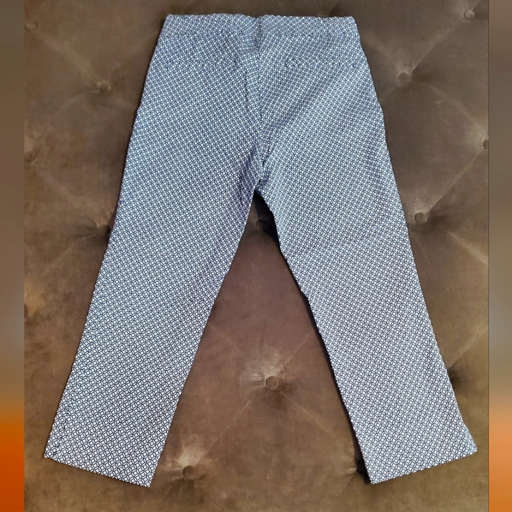 Cynthia Rowley Navy & White Capris - Size 8 - Like New - Picture 2 of 4